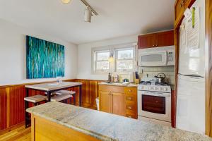 Stowe Mountain Road Getaway