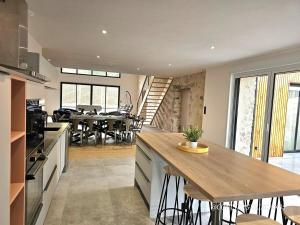 Maisons de vacances La Tremblaie Grange renovee avec vue campagne - 10 min du Puy duFou : photos des chambres