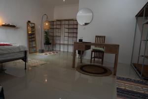 Mirri House Atas Kiri