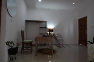 Mirri House Atas Kiri