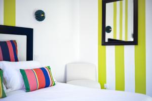 Hotels Hotel Espadon bleu : Chambre Double avec Balcon - Vue Partielle sur Mer