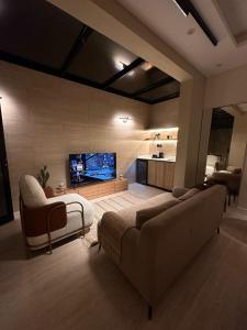 استديو سكاي لايت وتراس خارجي