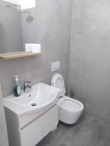 Arli Eris Rent rooms