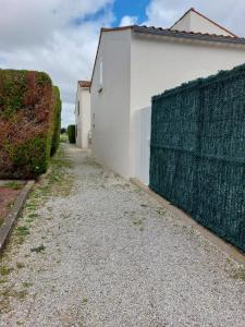 Maisons de vacances Maison dans residence avec piscine : photos des chambres
