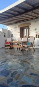 Traditional house paros