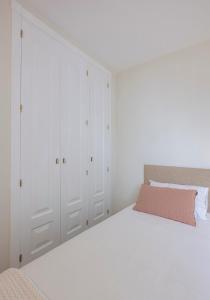 Marvellous 3 Bedroom Flat with Pool and Terrace