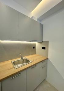 Artemis Patision Suite by Zeus Suites