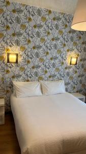 Hotels Logis Hotel Restaurant Grand Hotel de Lyon : photos des chambres