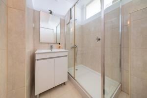 Casa Branca Apartment by Mth