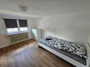 SIM01 Renovierte Monteurs- und Ferienwohnung in Simmerath