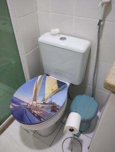 Those who like beach and pool