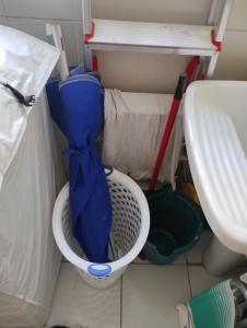 Those who like beach and pool