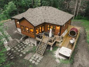 All Season Muskoka Cottage