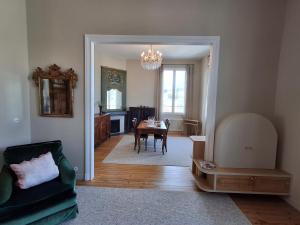 Séjour chic en Art Déco