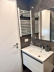 Tirana Lake Spacious Apartment