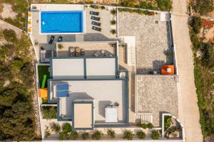 Private seaside Villa Porat in Oštrička Luka, Kanica, Rogoznica with pool