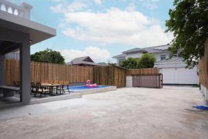 Number 8 Poolvilla Bangkok