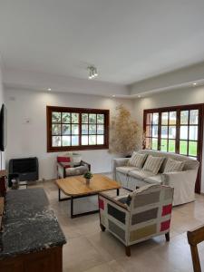 Casa Franklin, A media cuadra de la laguna!