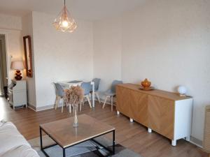 Appartement F3 traversant avec 2 terrasses et parking