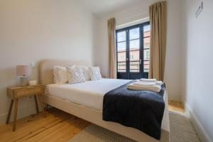 Art Deco 22 Luxury 2BR Apartment Downtown Metro AC