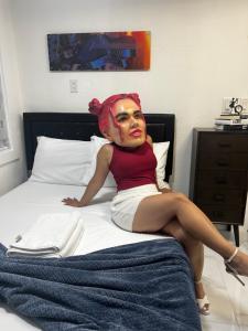 BALENCIAGA Star Suite 5 mins from Hard Rock Stadium & The Guitar