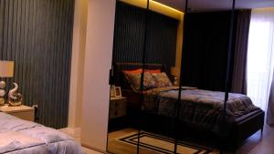 فيلا معه مسبح خاص اطلالة بحيره