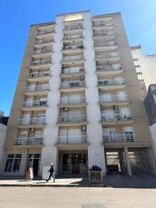 Cálido y céntrico departamento 4 opcional cochera