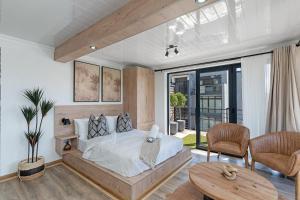 Sunny Sunset on White Soil!