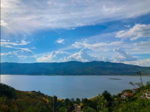 Lakeview Apartment in the Heart of Guatavita