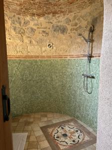 Maisons de vacances Maison en pierre cosy avec piscine prive : photos des chambres