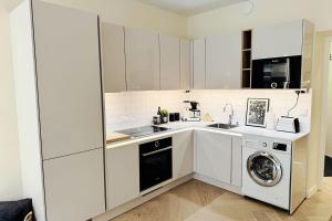 Luxury 3-Bedroom Suite on Most Beautiful Street of Helsinki