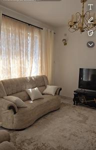 Ratna service apartment