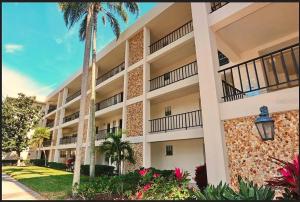 Prime Location, Spacious Condo, 2 Ensuite Bathrooms