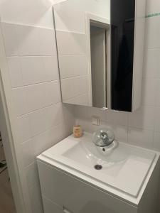 Moderne Wohnung mit Garten