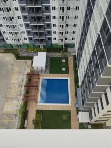 RJ Elite Escape 2BR Condo w balcony near SM Iloilo