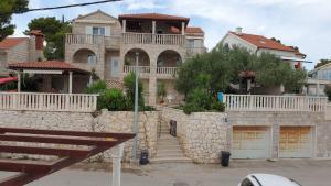 Apartments by the sea Puntinak, Brac - 24192