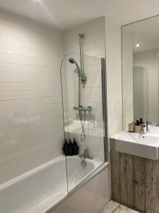 Manchester Central - Modern Apartment - Free Parking