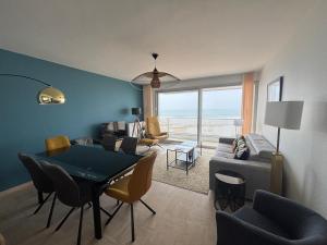 Appartement T3 au 6e étage avec balcon et vue mer - FR-1-197-200