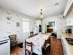 Maisons de vacances Maison cosy a Fouras, proche plage, animaux acceptes - FR-1-709-80 : photos des chambres