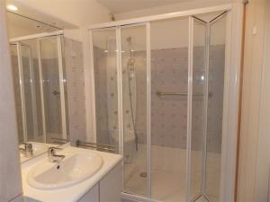 Appartements Appartement centre Luchon, balcon sud, parking - FR-1-313-243 : photos des chambres