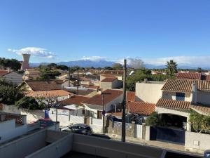Appartement 2 pièces face mer avec terrasse et parking sécurisé, rénové et lumineux - FR-1-750-80