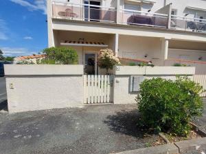 Appartements Appartement calme 4 pers, terrasse, parking prive - FR-1-550-91 : photos des chambres