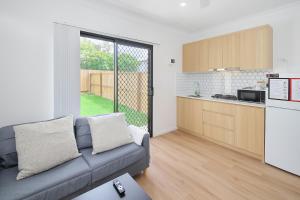 Modern New-Build Cozy Home Studio with Free Parking