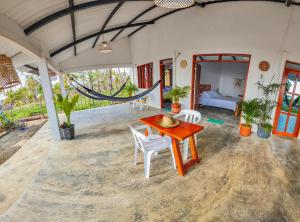 Casa Blanca Broqueles Hotel