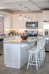 Oceanview 3BR Villa with 3 Shared Pools and Beachfront Resort Access