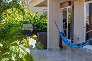 Oceanview 3BR Villa with 3 Shared Pools and Beachfront Resort Access
