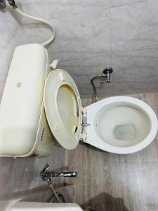 Flat with cricket stadium view near fortis phase 9