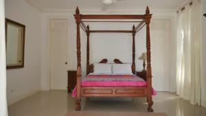 Villa Quebrada Estate