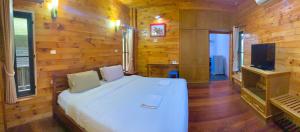 Baan Soontree Resort