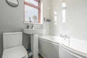 Spacious 4-Bedroom Home in Peaceful Coventry Spot